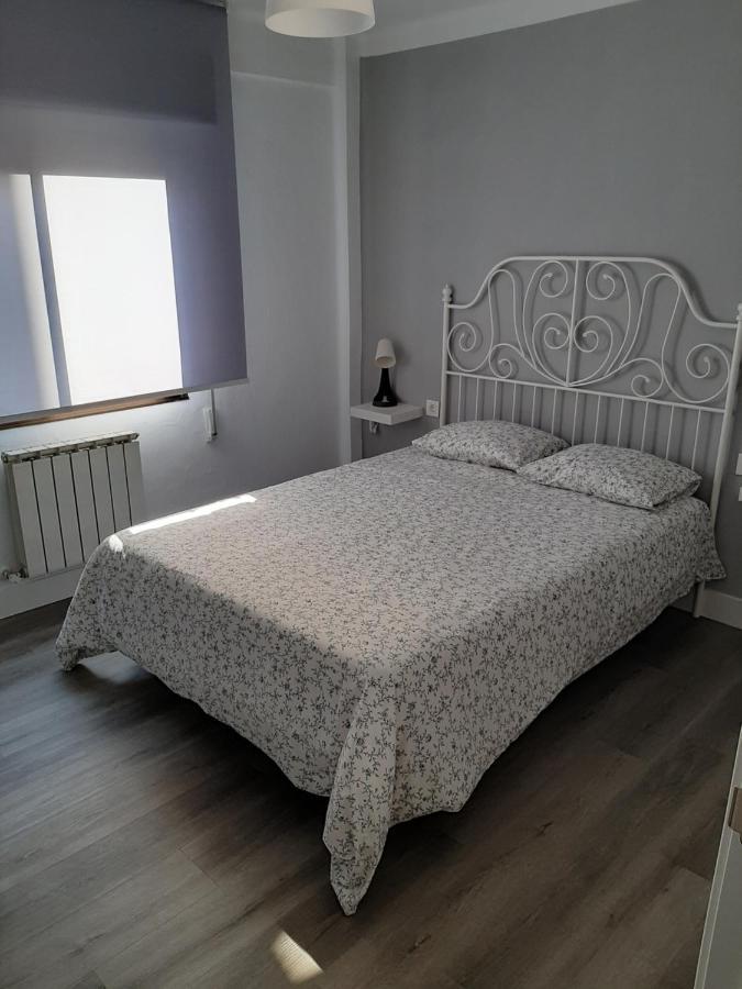 Versalles1 Appartement Avilés Buitenkant foto